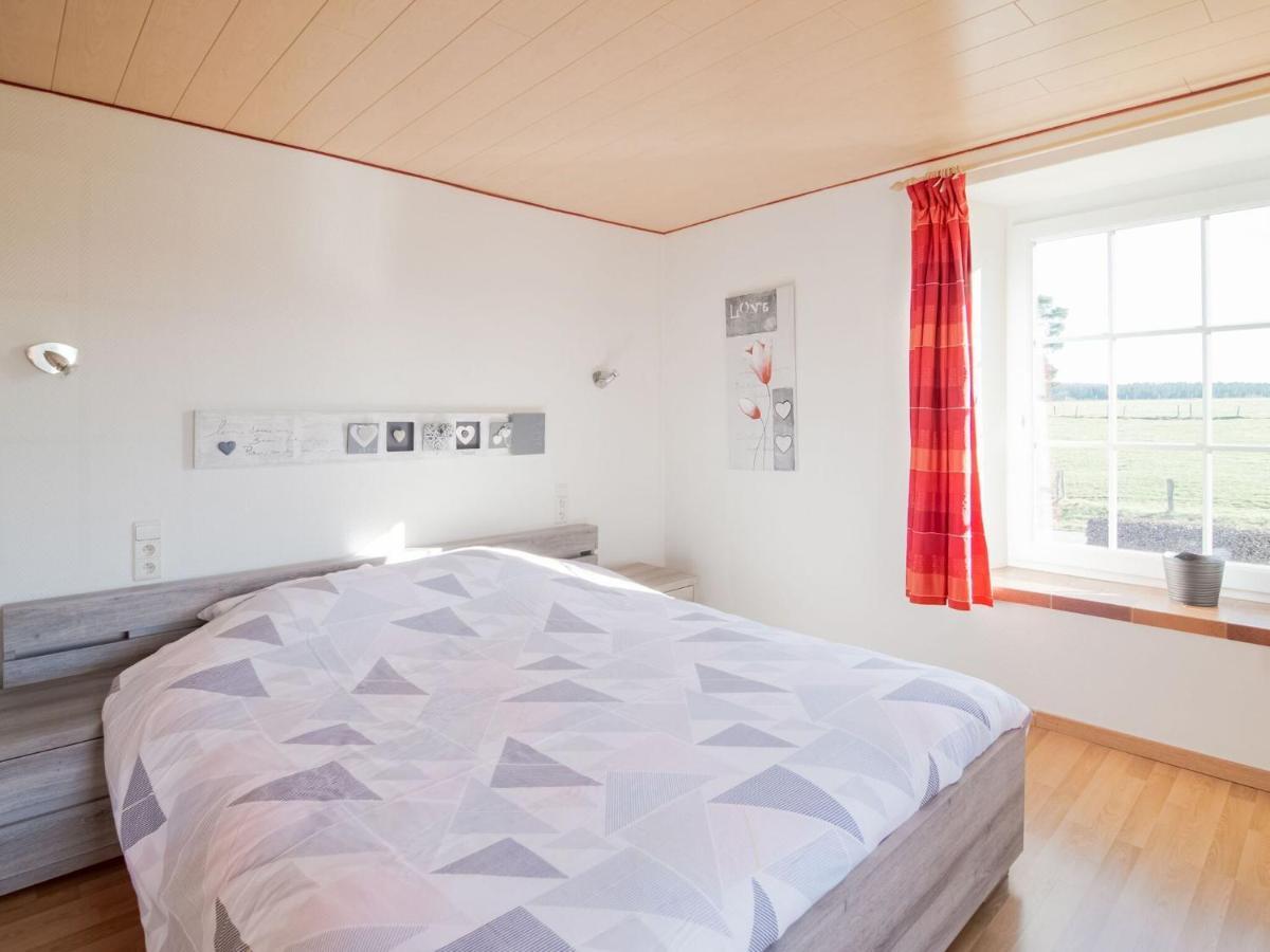 Pretty Farmhouse In Houffalize With Courtyard Экстерьер фото