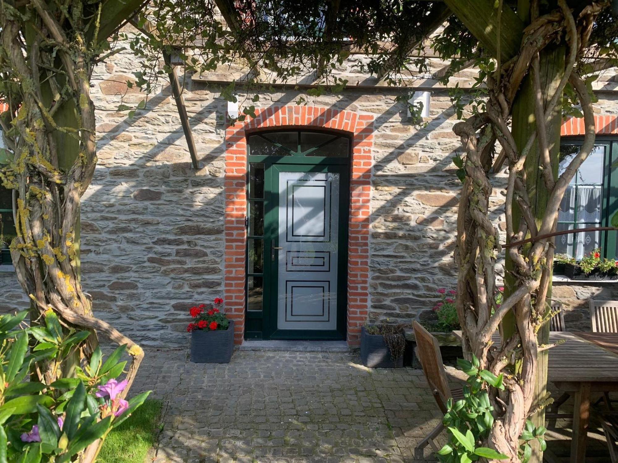 Pretty Farmhouse In Houffalize With Courtyard Экстерьер фото