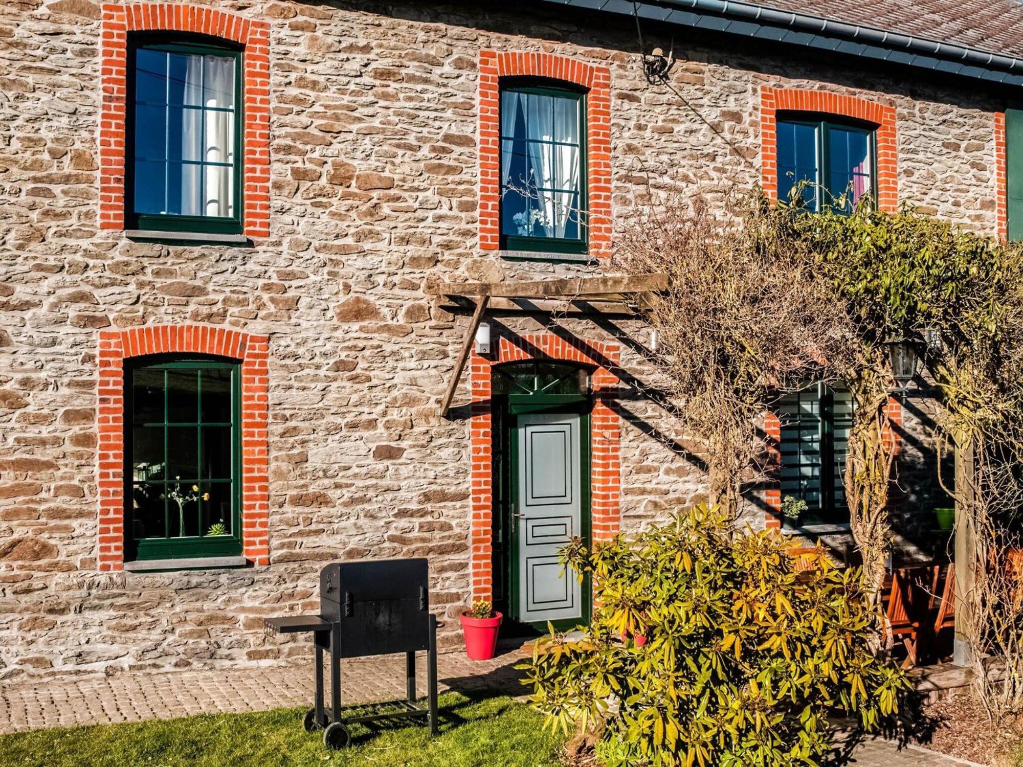 Pretty Farmhouse In Houffalize With Courtyard Экстерьер фото